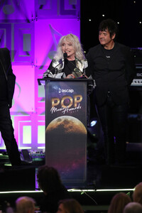 156581427_DebbieHarryASCAP2019PopMusicAwardsShowywo0KrZleoax.thumb.jpg.05822d2fe1c17a7e0b9d8cb965468e38.jpg