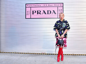 Tina+Leung+Prada+Resort+2020+Fashion+Show+CyfNkWVFqLIx.jpg