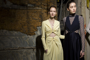 157733666_dion-lee-bks-m-rf19-1531(1).thumb.jpg.1bf1fd37e3398b99bbe6cd1ac76772cb.jpg