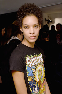 1602518621_LaquanSmithBackstageFebruary2019NewYorklehhRTPLL3xx.thumb.jpg.845ed930038d8ad95010c97136c3bfac.jpg