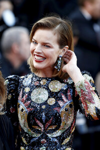 Eva+Herzigova+Rocketman+Red+Carpet+72nd+Annual+4Yl4MjhyPaOx.jpg