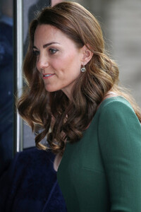 Duchess+Cambridge+Opens+Anna+Freud+Centre+RwQPYBclSTDx.jpg