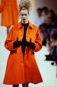1618651077_betty-jackson-fw-1997(1).thumb.jpg.fc52be4b6644cfbf9505699513059e3a.jpg
