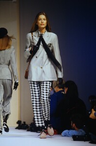 1621568106_cerruti-fw-1993(11).thumb.jpg.b5ee46e26cbae24506f66d81bdddaa57.jpg