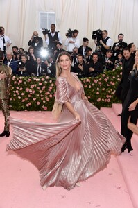 [1147433652] The 2019 Met Gala Celebrating Camp - Notes On Fashion - Arrivals.jpg