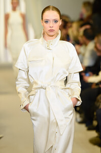 1622236286_BrandonMaxwellRunwayFebruary2019NewYorkNgE0ajh7Cb9x.thumb.jpg.c6f3b7d54be6f2032b2789220ddb4bc7.jpg