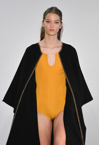 1628686906_NoonNoorRunwayFebruary2019NewYorkFashionZzsHLN9KaNdx.thumb.jpg.8bcaea1f7982a477b23047f946efe394.jpg
