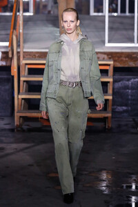 1659826737_JohnElliottRunwayFebruary2019NewYorkw6C0RkOhLAvx.thumb.jpg.b810c1b20b47f30ecb3feaa694e53858.jpg