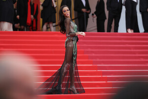 Winnie+Harlow+Oh+Mercy+Roubaix+Une+Lumiere+hXEhPnoJIuRx.jpg