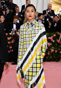Liu+Wen+2019+Met+Gala+Celebrating+Camp+Notes+1FeKqIkQKIfx.jpg