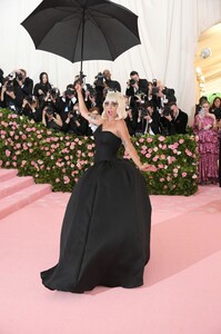 [1147404583] The 2019 Met Gala Celebrating Camp - Notes on Fashion - Arrivals.jpg
