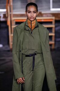 1696005103_JohnElliottRunwayFebruary2019NewYorkyirAWHwb9O6x.thumb.jpg.0b2623826f10077388c36832649fda85.jpg