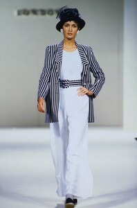 1702614618_caroline-charles-ss(1).thumb.jpg.a1093f3ae39a10edb6d8749fc0da02cd.jpg