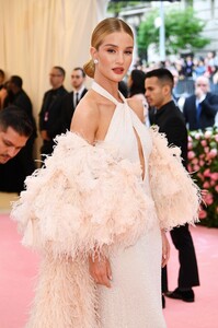 [1147423024] The 2019 Met Gala Celebrating Camp - Notes on Fashion - Arrivals.jpg