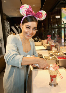 Vanessa+Hudgens+Celebrates+Opening+Black+Tap+NaICajJ-bpmx.jpg