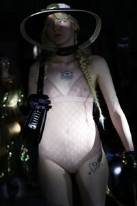 1724614677_GucciCruise2020RunwayXXthgTg32Kfx.thumb.jpg.6f6fcc3697112a87b3c5cb3fb6f3a286.jpg
