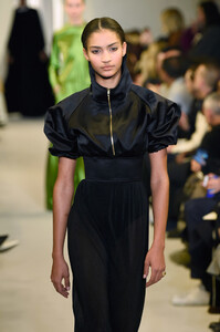 1728368515_BrandonMaxwellRunwayFebruary2019NewYorkY59WouEZwHIx.thumb.jpg.8dd06d8652d1fa4c3670c48dea76e5c6.jpg
