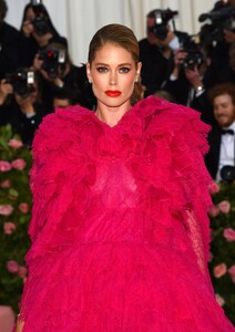 [8d68aca9dcbf43158c653af85a538d51] 2019 MET Museum Costume Institute Benefit Gala.jpg