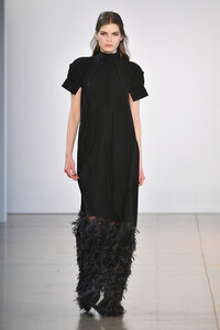 1741630241_NoonNoorRunwayFebruary2019NewYorkFashionz9zGNc2gfiKx.thumb.jpg.911dea3b2bb59526784f6dd95be18de7.jpg