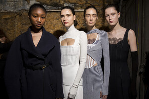 1742718155_dion-lee-bks-m-rf19-1645(1).thumb.jpg.35bc80d057ab6c1c42b940e460b70e85.jpg