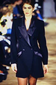 1749534773_michael-kors-fw-1990(2).thumb.jpg.faf0f0e75706a31e0b408120621732c2.jpg