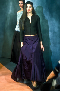 1782551636_Chanel1999WomenRTW77.thumb.jpg.b782809dfb02b1f66c74f222e1e7636e.jpg