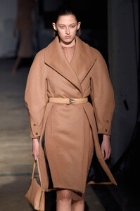 1792985745_DionLeeRunwayFebruary2019NewYorkFashiont1VBBngfOQhx.thumb.jpg.2c150657cd6f0e243d1ec914f11cb232.jpg