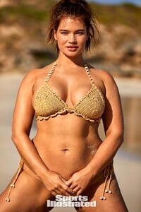 1799121866_TaraLynn_SportsIllustratedSwimsuitIssue2019(6).thumb.jpg.81b6045e088f3e06d791955cbb79e84a.jpg