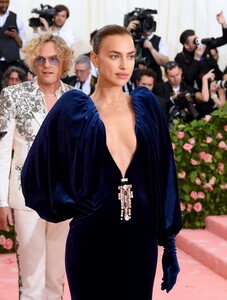 [1147442469] The 2019 Met Gala Celebrating Camp - Notes on Fashion - Arrivals.jpg
