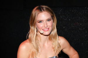 Bar+Refaeli+Eurovision+Song+Contest+2019+Green+C2Log25AdXmx.jpg