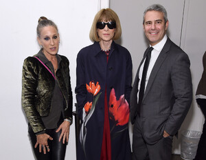 Anna+Wintour+White+Crow+New+York+Premiere+7DNaDDEzVspx.jpg