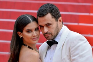 [83bd032537ea45dab664521a21f1917f] Cannes Once Upon A Time In Hollywood Premiere JR.jpg