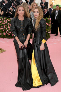 Ashley+Olsen+2019+Met+Gala+Celebrating+Camp+UZhK0VmKNbzx.jpg