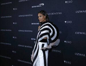 Cindy+Bruna+Ozwald+Boateng+Harlem+Runway+Show+SHgUat-wNBtx.jpg
