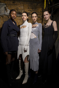 1848372441_dion-lee-bks-m-rf19-1636(1).thumb.jpg.057efe91234c203060d810b4a715895f.jpg