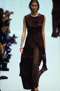 1849547085_max-mara-ss-1994(2).thumb.jpg.5d03708f51b09d8ffb94c7c8c82034f0.jpg