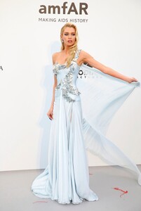 [7b01827b4a684ef4b97e0089a59eaf7c] France Cannes 2019 amfAR.jpg
