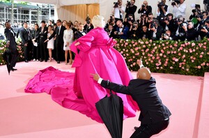 [1147404927] The 2019 Met Gala Celebrating Camp - Notes on Fashion - Arrivals.jpg