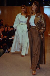 1885449442_perry-ellis-ss-1989(2).thumb.jpg.c520a8c15237806f68f102b2ce630b91.jpg