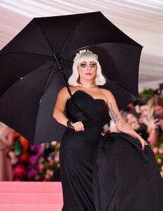 [1147406308] The 2019 Met Gala Celebrating Camp - Notes on Fashion - Arrivals.jpg