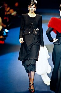 1902250599_SoniaRykiel1995WomenRTW41.thumb.jpg.8a165e54069973a9cc024184a5992fba.jpg