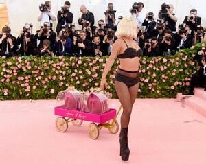 [1147405766] The 2019 Met Gala Celebrating Camp - Notes on Fashion - Arrivals.jpg