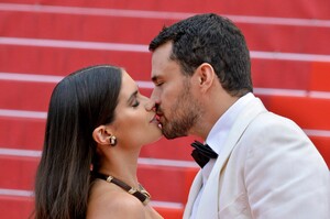 [556c2479bc584f8a8036cfeb598e1b7c] Cannes Once Upon A Time In Hollywood Premiere JR.jpg