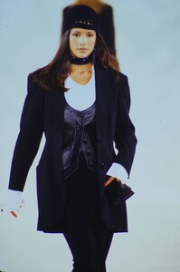 1929404356_adrienne-vittadini-fw-1993(7).thumb.jpg.fe0a003a0aabc50b5fa80475a76aab96.jpg