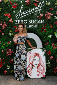 Jessie+James+Decker+Smirnoff+Zero+Sugar+Infusions+1OVABDZdearx.jpg