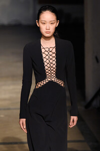 1956345482_DionLeeRunwayFebruary2019NewYorkFashionjEwvxmHVoHBx.thumb.jpg.ebecebfcf24d7a78ca538d75607e1de5.jpg