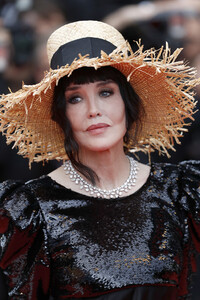 Isabelle+Adjani+Le+Belle+Epoque+Red+Carpet+eGs1WgmiRMex.jpg