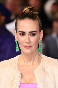 1965876245_SarahPaulsonGlassUKPremiereRedCarpetpk5KBCToV0hx.thumb.jpg.37f373e884d6138472e77b2d46772aff.jpg