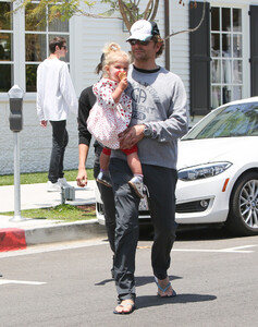 Bradley+Cooper+Irina+Shayk+daughter+QUJ1U8Ri9odx.jpg