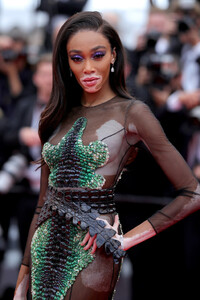 Winnie+Harlow+Oh+Mercy+Roubaix+Une+Lumiere+s2jjBz6mV8-x.jpg